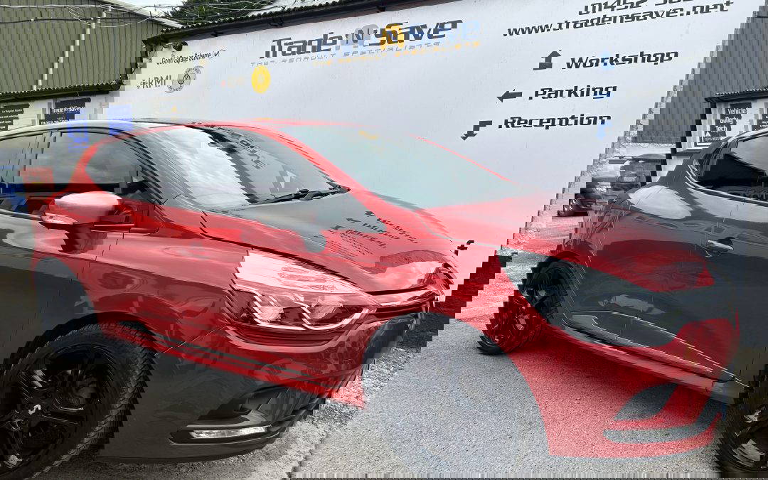 2014 Renault Clio 1.2 TCE GT Line – Red